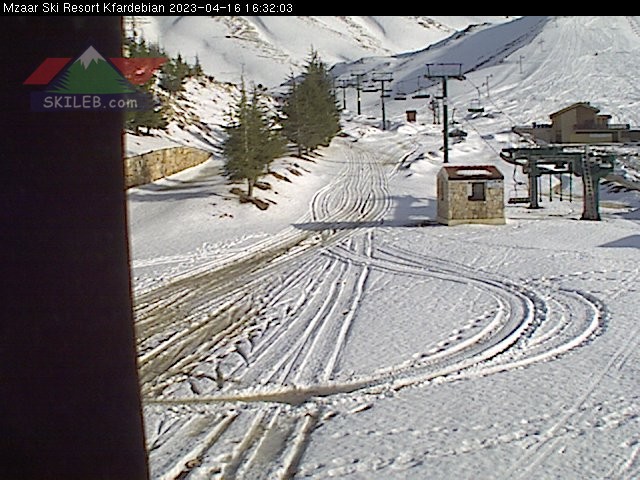 Mzaar Ski Resort Kfardebian Lebanon webcam on 04161815 by SKILEB.com