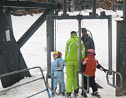 Kids with ski instructor in Faraya