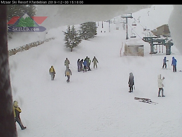 Mzaar Ski Resort Kfardebian Lebanon webcam on 123009 by SKILEB.com