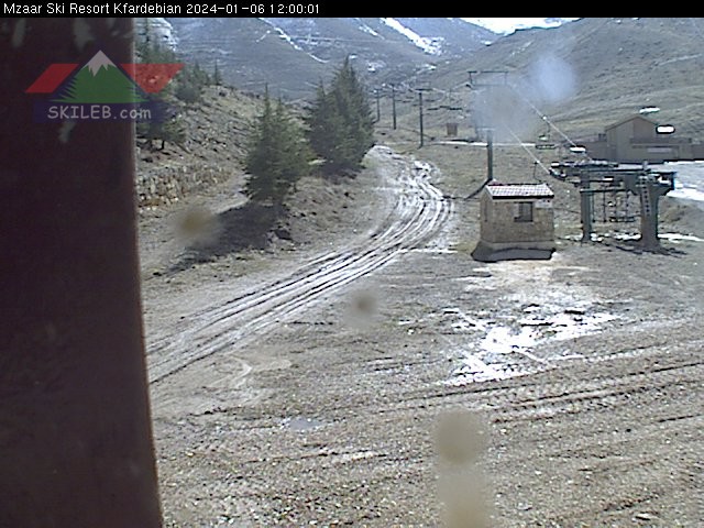 Mzaar Ski Resort Kfardebian Lebanon webcam on 01061012 by SKILEB.com